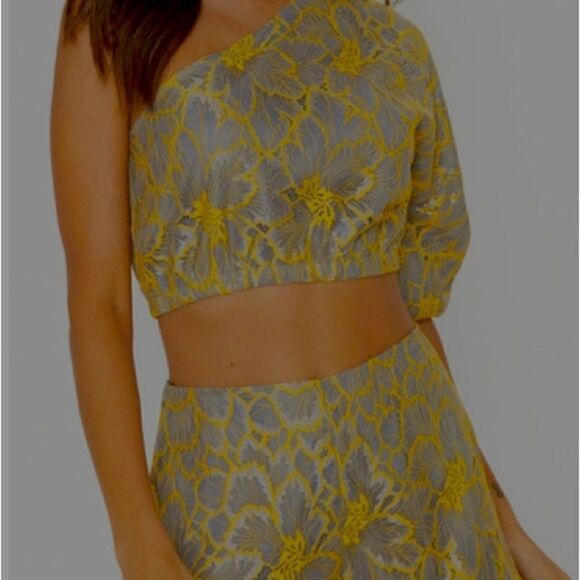 Prettylittlethings lace one shoulder crop top - Picture 2 of 4